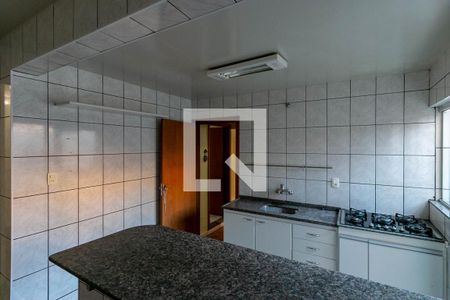 Casa à venda com 350m², 4 quartos e 3 vagas Casa à venda com 350m², 4 quartos e 3 vagasCozinha