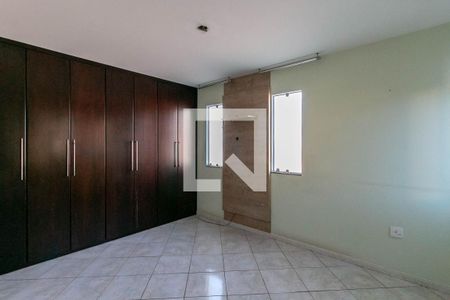 Casa à venda com 350m², 4 quartos e 3 vagas Casa à venda com 350m², 4 quartos e 3 vagasSuíte