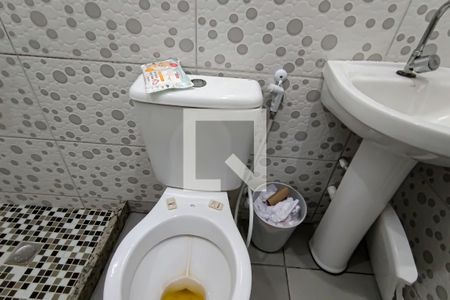 banheiro de casa para alugar com 1 quarto, 70m² em Taquara, Rio de Janeiro