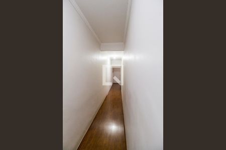 Corredor de casa à venda com 3 quartos, 242m² em Jardim Silveira, Barueri