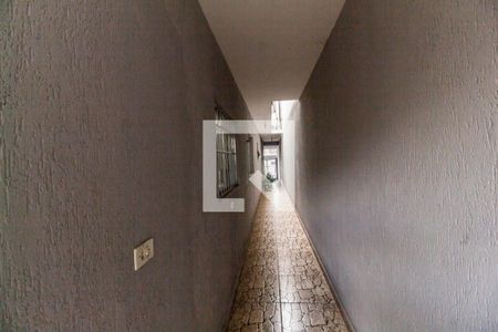 Corredor de casa para alugar com 3 quartos, 242m² em Jardim Silveira, Barueri