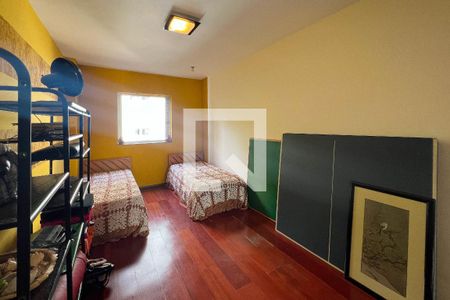 Apartamento à venda com 184m², 4 quartos e 2 vagasQuarto 