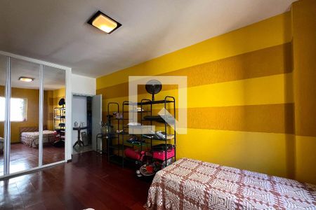 Apartamento à venda com 184m², 4 quartos e 2 vagasQuarto 