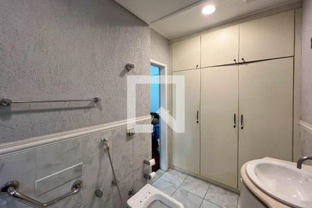 Banheiro de apartamento à venda com 4 quartos, 184m² em Sion, Belo Horizonte