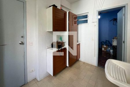 Apartamento à venda com 184m², 4 quartos e 2 vagasDetalhe da área de serviço