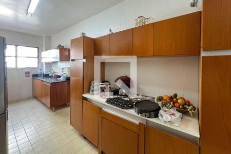 Apartamento à venda com 184m², 4 quartos e 2 vagasCozinha 