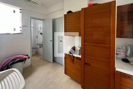 Apartamento à venda com 184m², 4 quartos e 2 vagasDetalhe da área de serviço