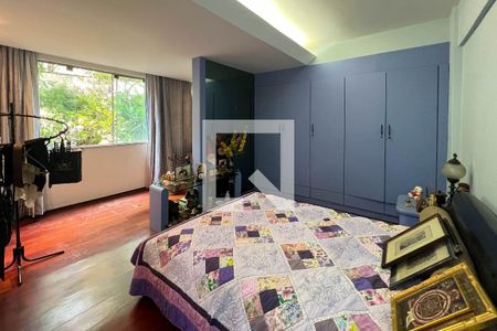 Apartamento à venda com 184m², 4 quartos e 2 vagasQuarto 