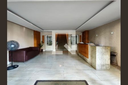 Apartamento à venda com 65m², 2 quartos e 1 vagaFachada e portaria