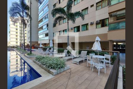 Apartamento à venda com 65m², 2 quartos e 1 vagaÁrea comum - Piscina