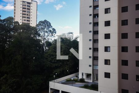 Vista do Quarto 1 de apartamento à venda com 2 quartos, 70m² em Jardim Maria Rosa, Taboão da Serra