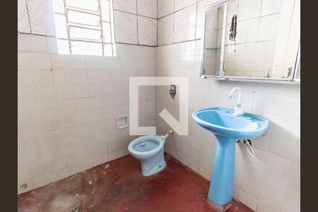 Banheiro de casa para alugar com 1 quarto, 75m² em Água Rasa, São Paulo