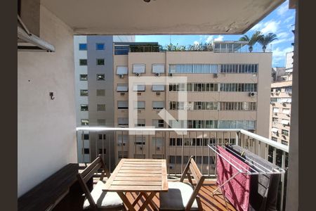 Sala vista  de apartamento para alugar com 1 quarto, 55m² em Copacabana, Rio de Janeiro