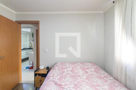 Quarto 1 de apartamento para alugar com 2 quartos, 43m² em Fanny, Curitiba