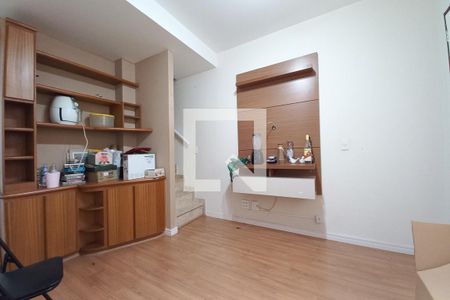 Sala de casa de condomínio para alugar com 3 quartos, 80m² em Jd Maria Eugenia, Campinas