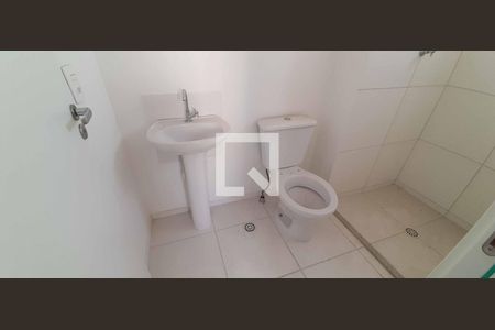 Banheiro de apartamento à venda com 1 quarto, 27m² em Bonfim, Osasco
