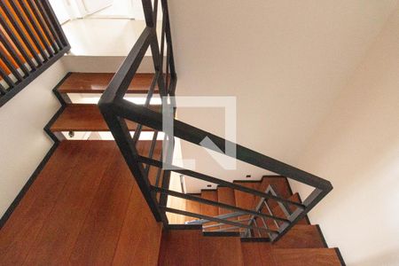 Escadas de apartamento para alugar com 2 quartos, 84m² em Vila Dom Pedro I, São Paulo
