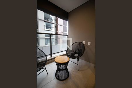Studio para alugar com 28m², 1 quarto e sem vaga Studio para alugar com 28m², 1 quarto e sem vagaVaranda