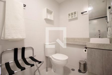 Studio para alugar com 28m², 1 quarto e sem vaga Studio para alugar com 28m², 1 quarto e sem vagaBanheiro da Suíte