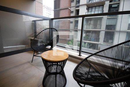 Studio para alugar com 28m², 1 quarto e sem vaga Studio para alugar com 28m², 1 quarto e sem vagaVaranda