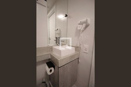 Studio para alugar com 28m², 1 quarto e sem vaga Studio para alugar com 28m², 1 quarto e sem vagaBanheiro da Suíte