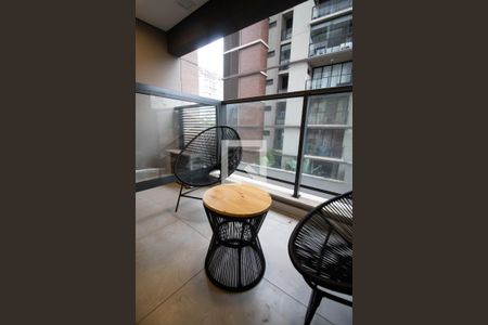 Studio para alugar com 28m², 1 quarto e sem vaga Studio para alugar com 28m², 1 quarto e sem vagaVaranda