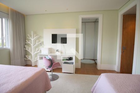 Casa de condomínio à venda com 805m², 4 quartos e 4 vagasSuíte 2