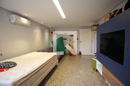 Casa de condomínio à venda com 805m², 4 quartos e 4 vagasBrinquedoteca