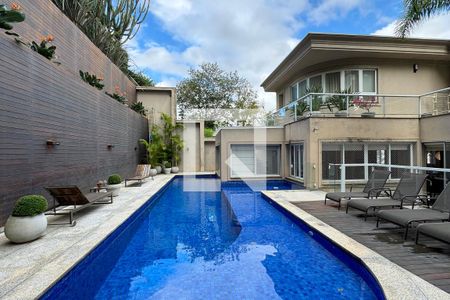 Casa de condomínio à venda com 805m², 4 quartos e 4 vagasPiscina