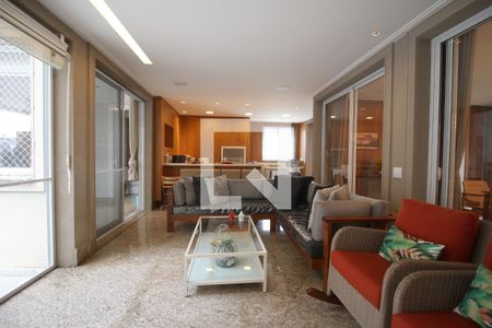 Casa de condomínio à venda com 805m², 4 quartos e 4 vagasVaranda gourmet