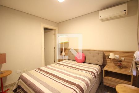 Casa de condomínio à venda com 805m², 4 quartos e 4 vagasQuarto de Serviço