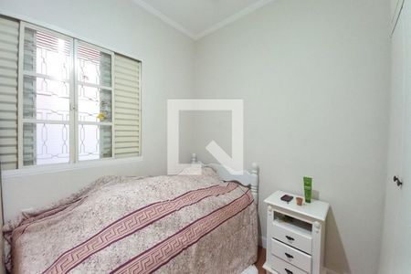 Casa à venda com 120m², 3 quartos e 4 vagasQuarto 2 