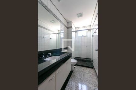 Banheiro de apartamento à venda com 1 quarto, 71m² em Belvedere, Belo Horizonte