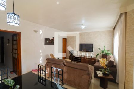Sala de casa para alugar com 4 quartos, 200m² em Vila Marieta, São Paulo