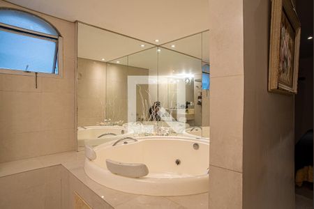 Apartamento à venda com 180m², 3 quartos e 1 vagaBanheiro da Suíte 1