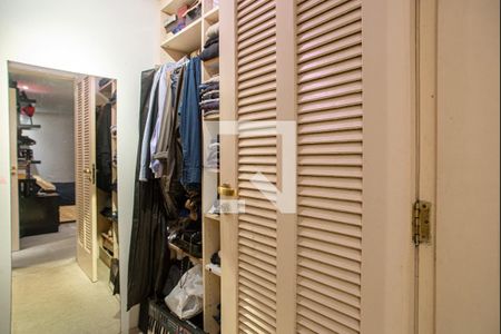 Apartamento à venda com 180m², 3 quartos e 1 vagaCloset da Suíte 1