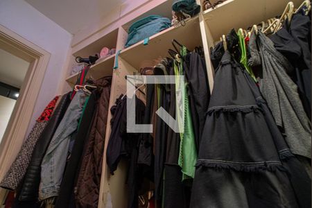 Apartamento à venda com 180m², 3 quartos e 1 vagaCloset da Suíte 1