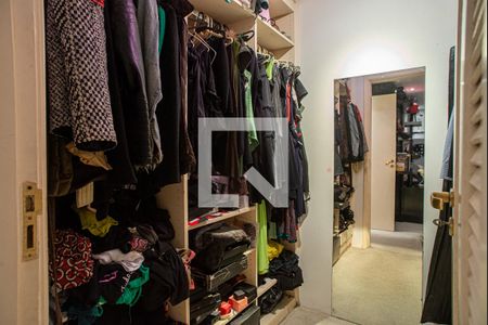 Apartamento à venda com 180m², 3 quartos e 1 vagaCloset da Suíte 1