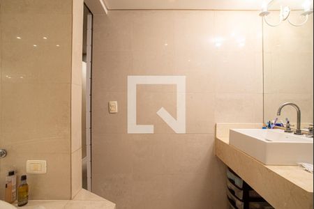 Apartamento à venda com 180m², 3 quartos e 1 vagaBanheiro da Suíte 1