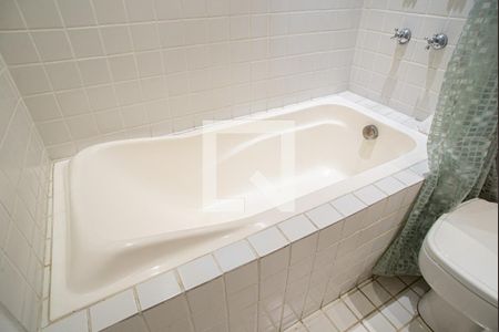 Apartamento à venda com 180m², 3 quartos e 1 vagaBanheiro da Suíte 2