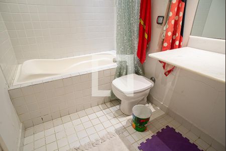 Apartamento à venda com 180m², 3 quartos e 1 vagaBanheiro da Suíte 2