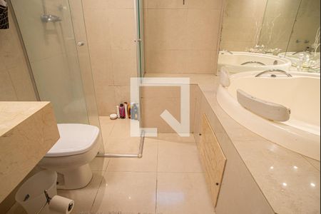 Apartamento à venda com 180m², 3 quartos e 1 vagaBanheiro da Suíte 1