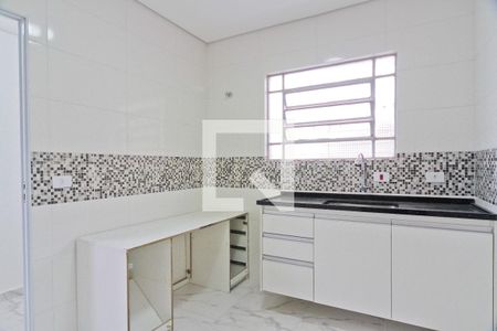 Cozinha de casa para alugar com 2 quartos, 55m² em Parque Peruche, São Paulo