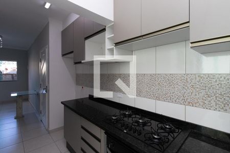 Cozinha de casa de condomínio para alugar com 2 quartos, 45m² em Jardim Modelo, São Paulo