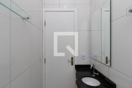 Banheiro de casa de condomínio para alugar com 2 quartos, 45m² em Jardim Modelo, São Paulo