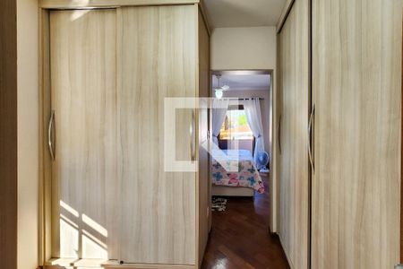 Casa à venda com 256m², 3 quartos e 2 vagas Casa à venda com 256m², 3 quartos e 2 vagasSuíte
