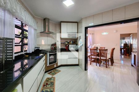 Casa à venda com 256m², 3 quartos e 2 vagas Casa à venda com 256m², 3 quartos e 2 vagasCozinha