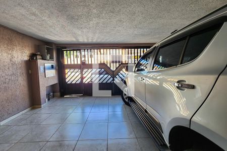 Casa à venda com 256m², 3 quartos e 2 vagas Casa à venda com 256m², 3 quartos e 2 vagasGaragem