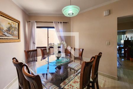 Casa à venda com 256m², 3 quartos e 2 vagas Casa à venda com 256m², 3 quartos e 2 vagasSala de Jantar