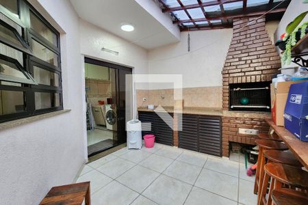Casa à venda com 256m², 3 quartos e 2 vagas Casa à venda com 256m², 3 quartos e 2 vagasÁrea Gourmet